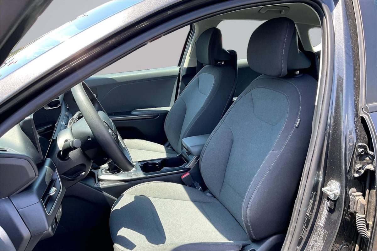 Used 2025 Kia K4 FWD image 24