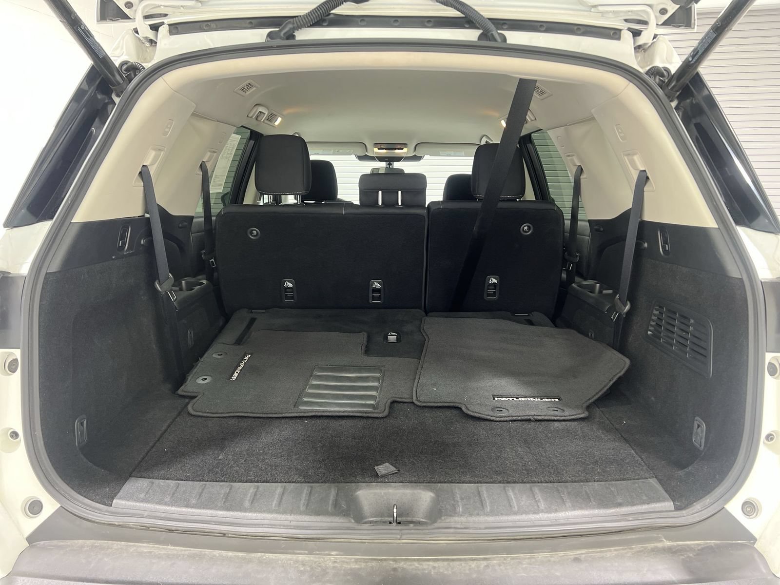 Used 2025 Nissan Pathfinder SV AWD/4WD image 22