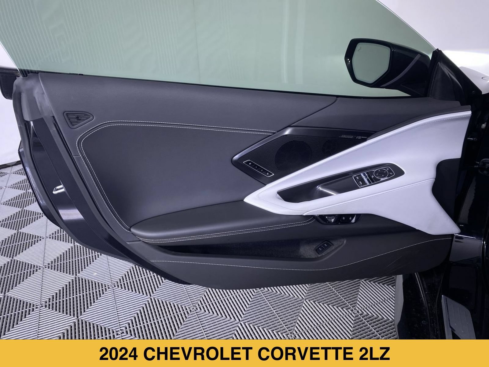 Certified 2024 Chevrolet Corvette E-Ray w/ Stealth Interior Trim Package AWD/4WD image 11