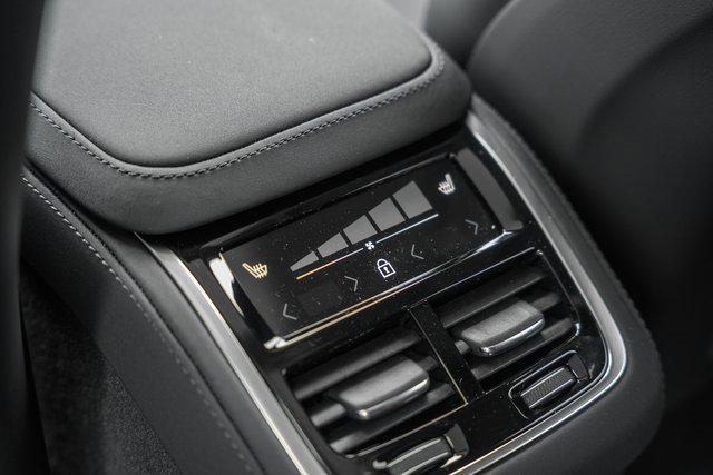 New 2026 Volvo XC90 B6 Plus w/ Protection Package Premier image 34