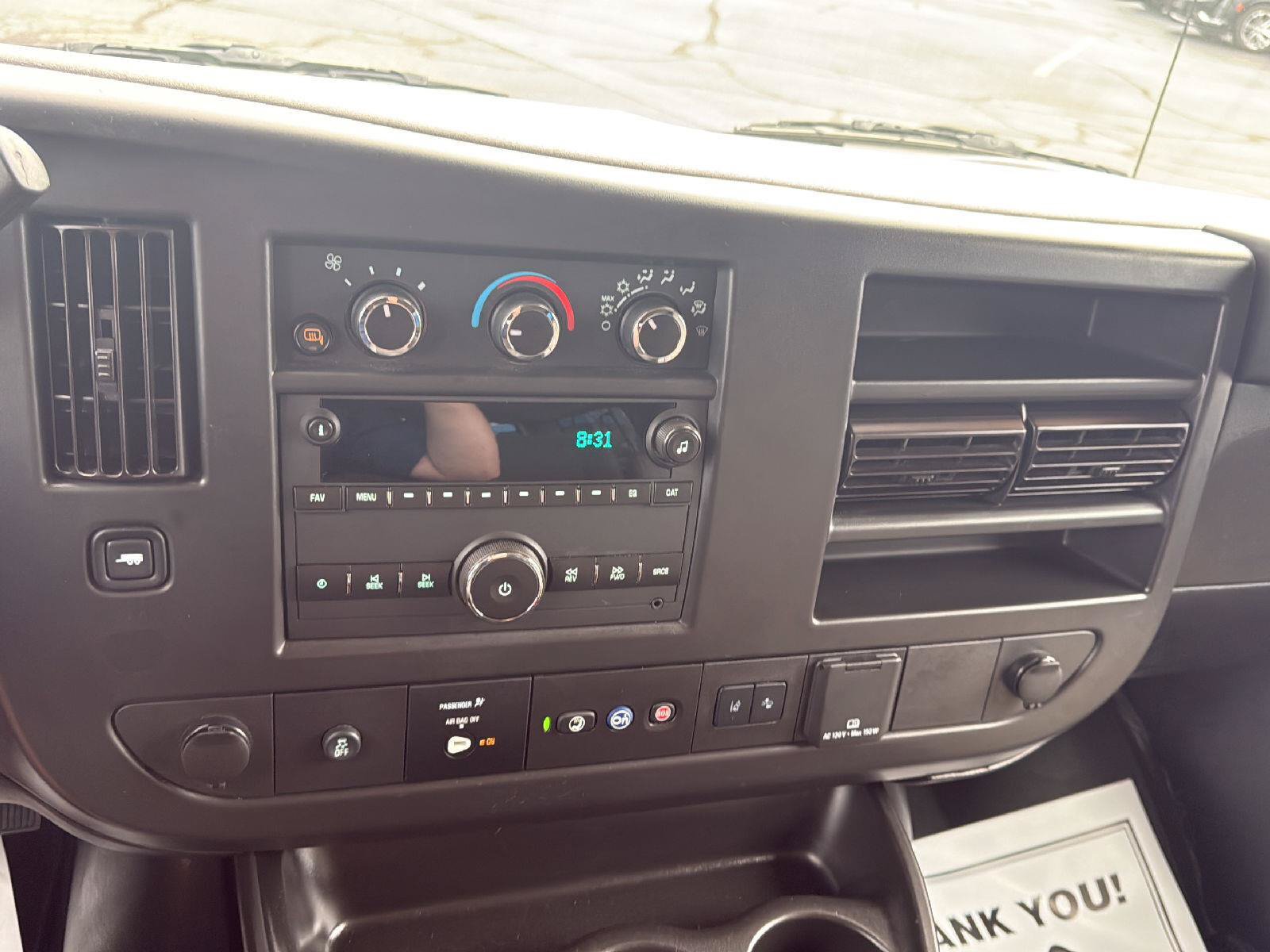 Used 2025 Chevrolet Express 3500 LT w/ LT Preferred Equipment Group RWD image 13