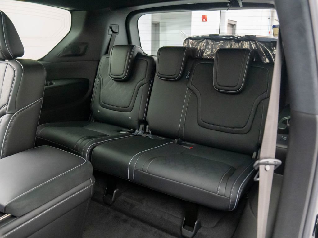 New 2026 INFINITI QX80 Autograph w/ Premium Cargo Package image 16