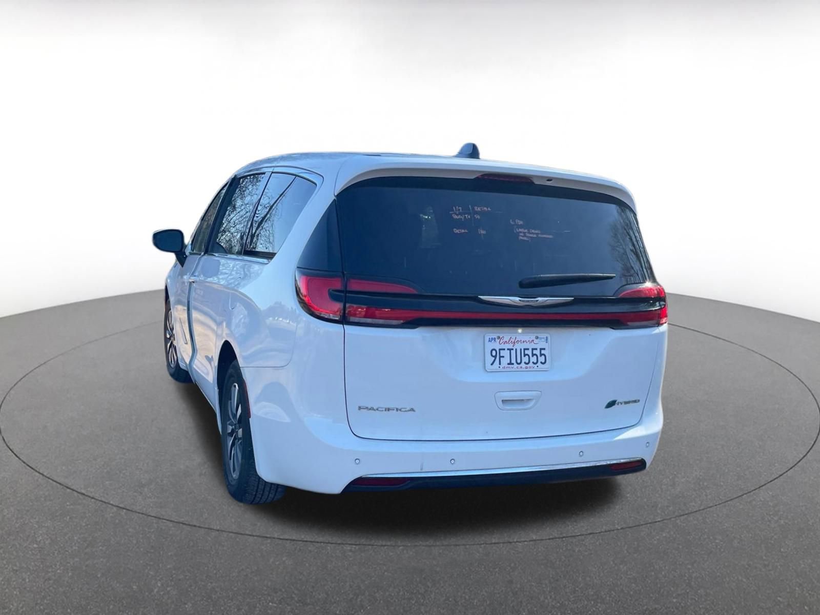 Used 2023 Chrysler Pacifica Touring-L image 10