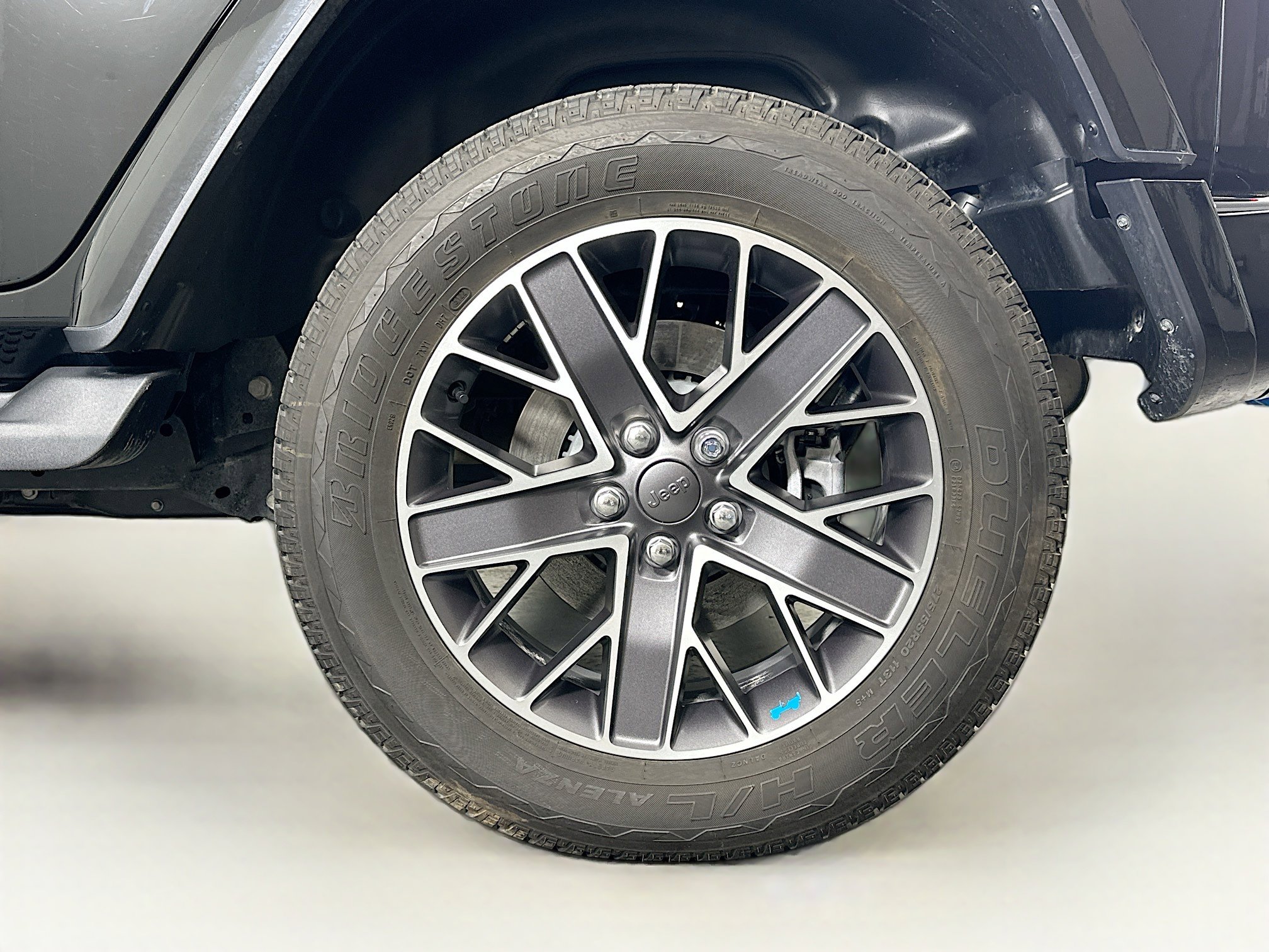 Used 2023 Jeep Wrangler Unlimited Sahara AWD/4WD image 11