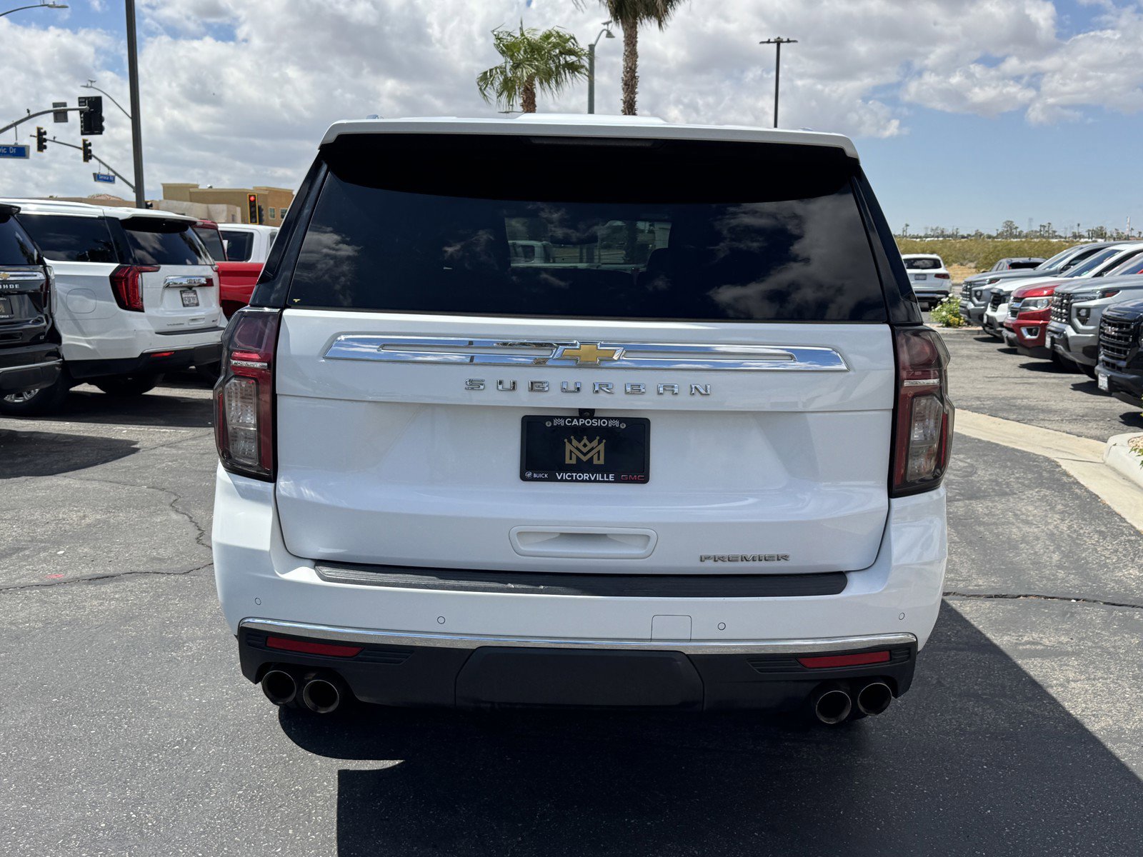 Used 2023 Chevrolet Suburban Premier image 5