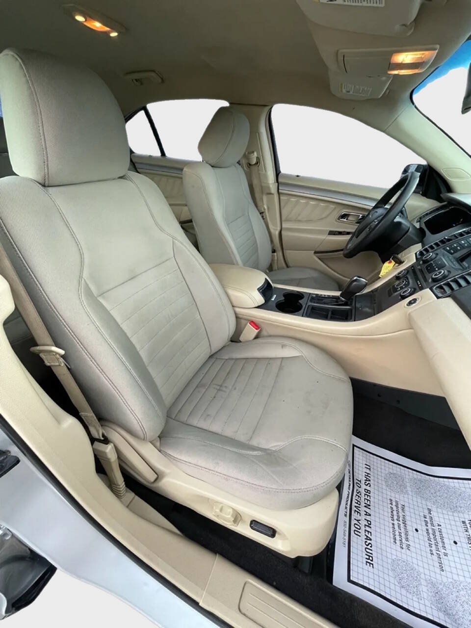 Used 2018 Ford Taurus SE FWD image 10