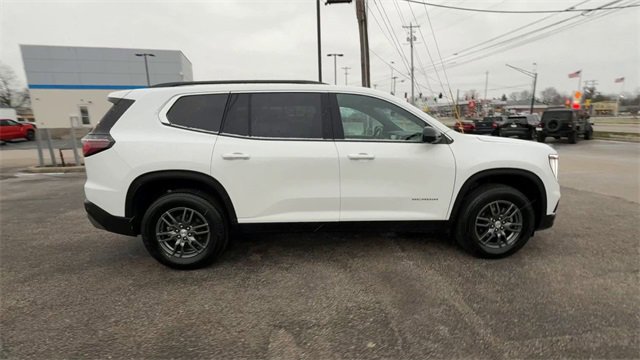 Used 2025 GMC Acadia Elevation image 9