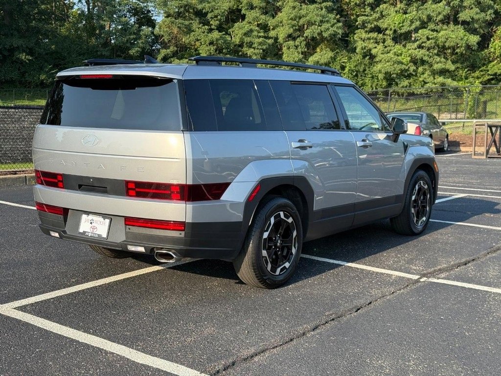 Used 2024 Hyundai Santa Fe SEL image 4