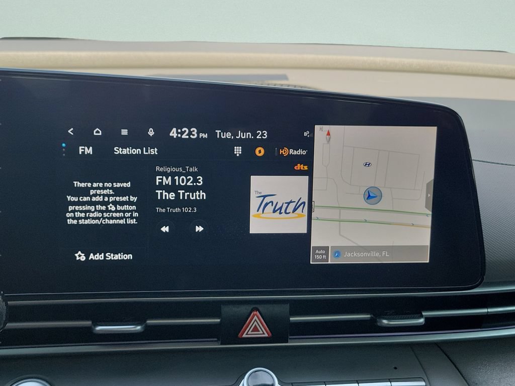 Used 2024 Hyundai Elantra SEL FWD image 29