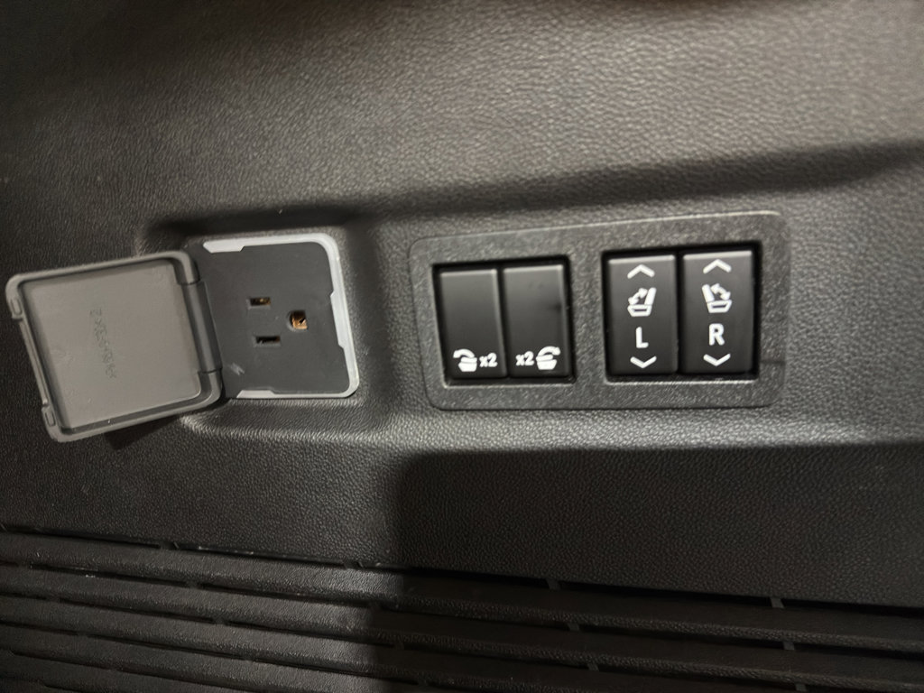 Used 2022 GMC Yukon XL Denali w/ Max Trailering Package image 23