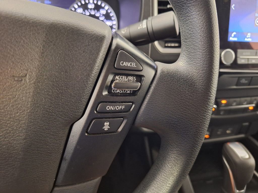 Used 2024 Nissan Frontier SV w/ Technology Package RWD image 18