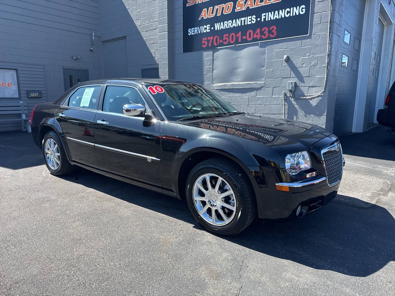 Used 2010 Chrysler 300 C w/ Luxury Group II AWD/4WD image 1