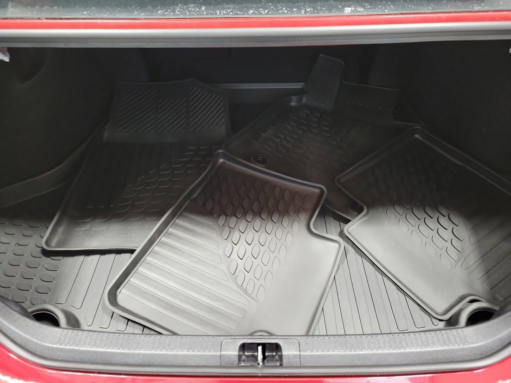 Used 2025 Toyota Camry XLE image 11