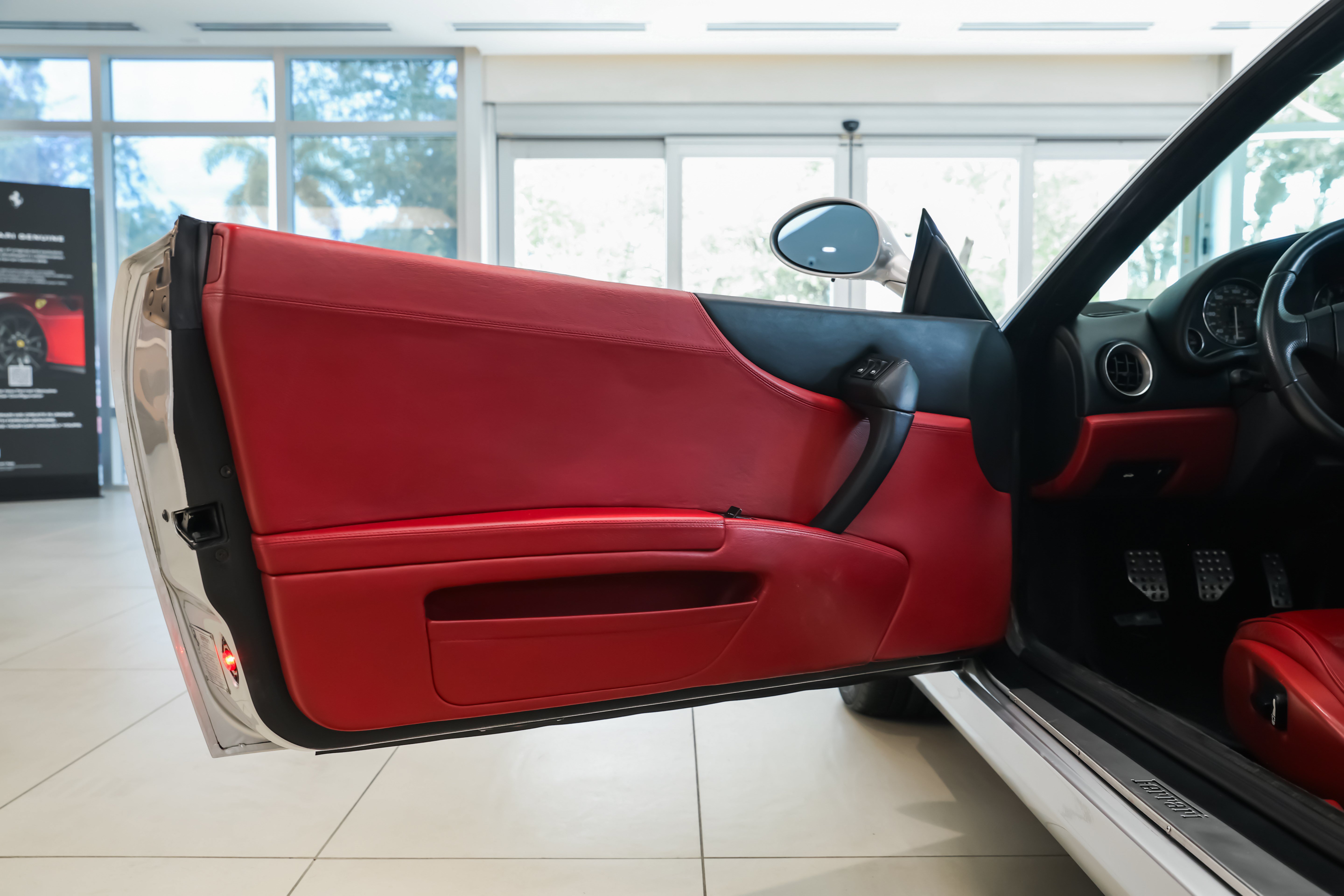 Used 1998 Ferrari 550 Maranello Coupe RWD image 13