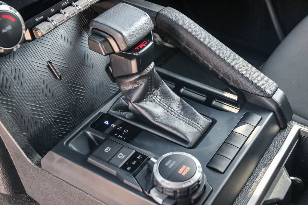 Used 2025 Toyota Tacoma TRD Sport AWD/4WD image 19