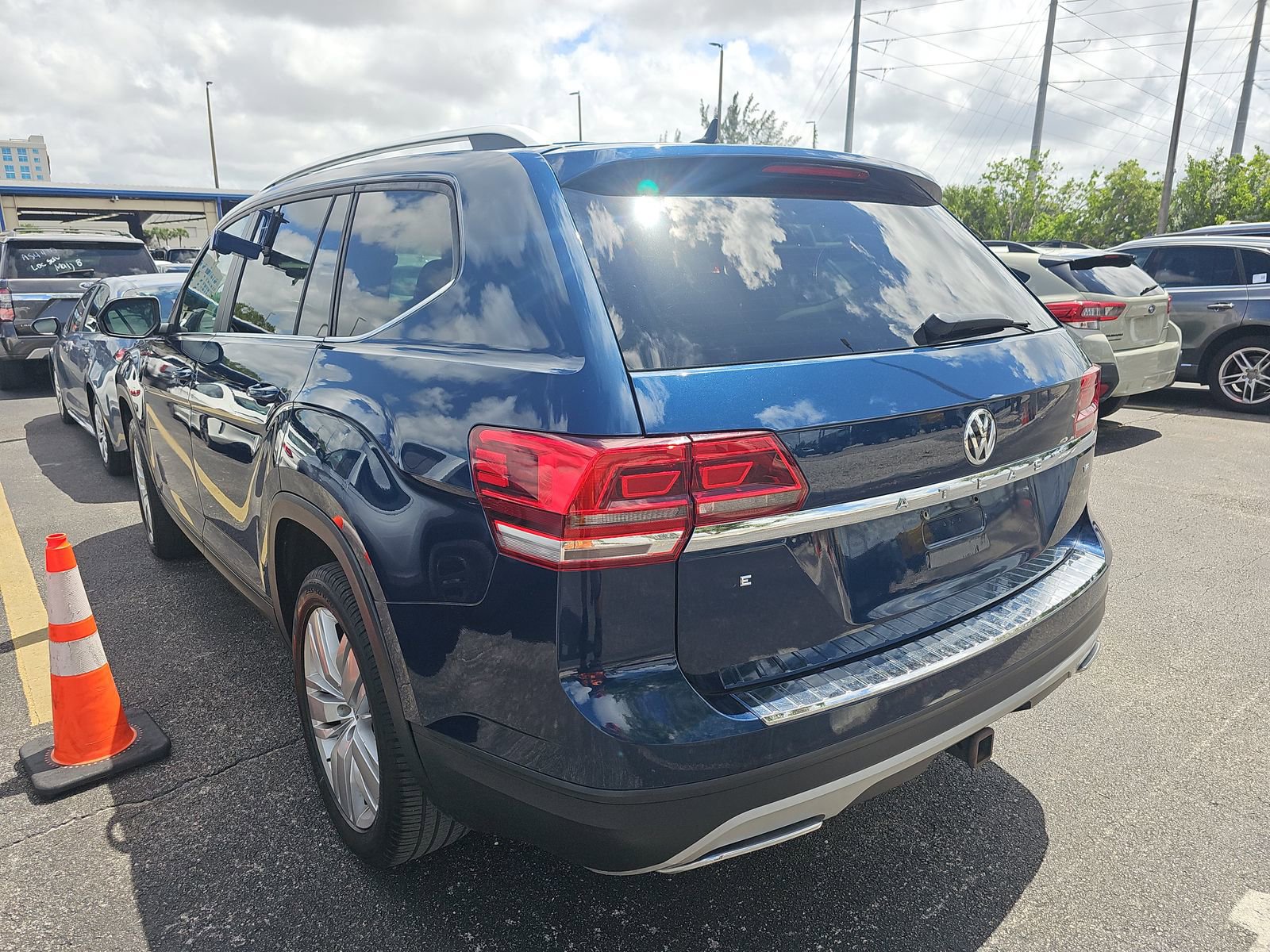 Used 2019 Volkswagen Atlas SE w/ Towing Package FWD image 8