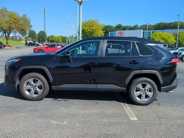 Used 2025 Toyota RAV4 XLE FWD image 9