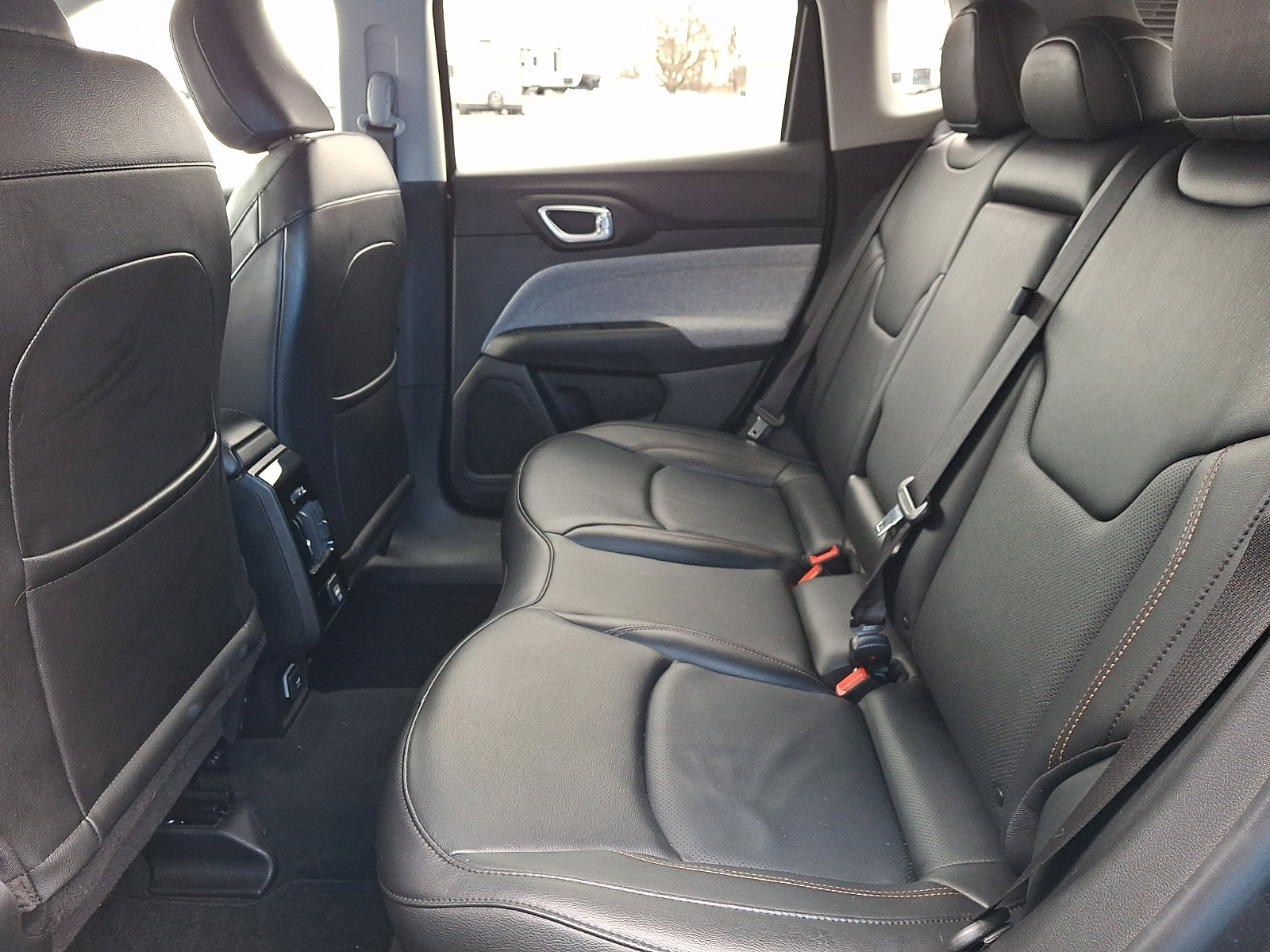 Used 2022 Jeep Compass Latitude image 10