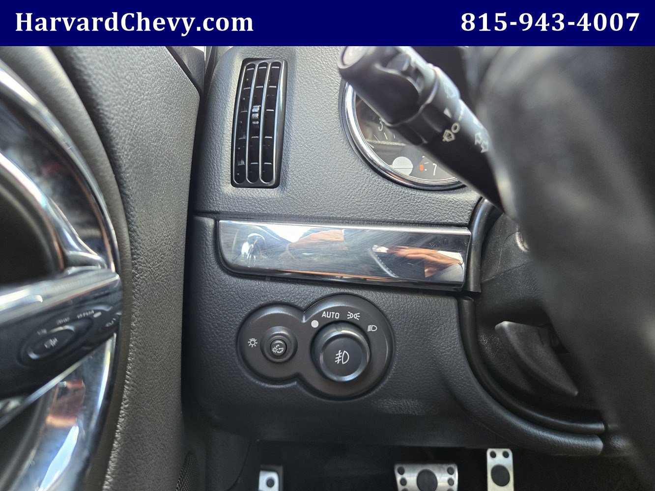 Used 2006 Chevrolet SSR w/ Preferred Equipment Group RWD image 21
