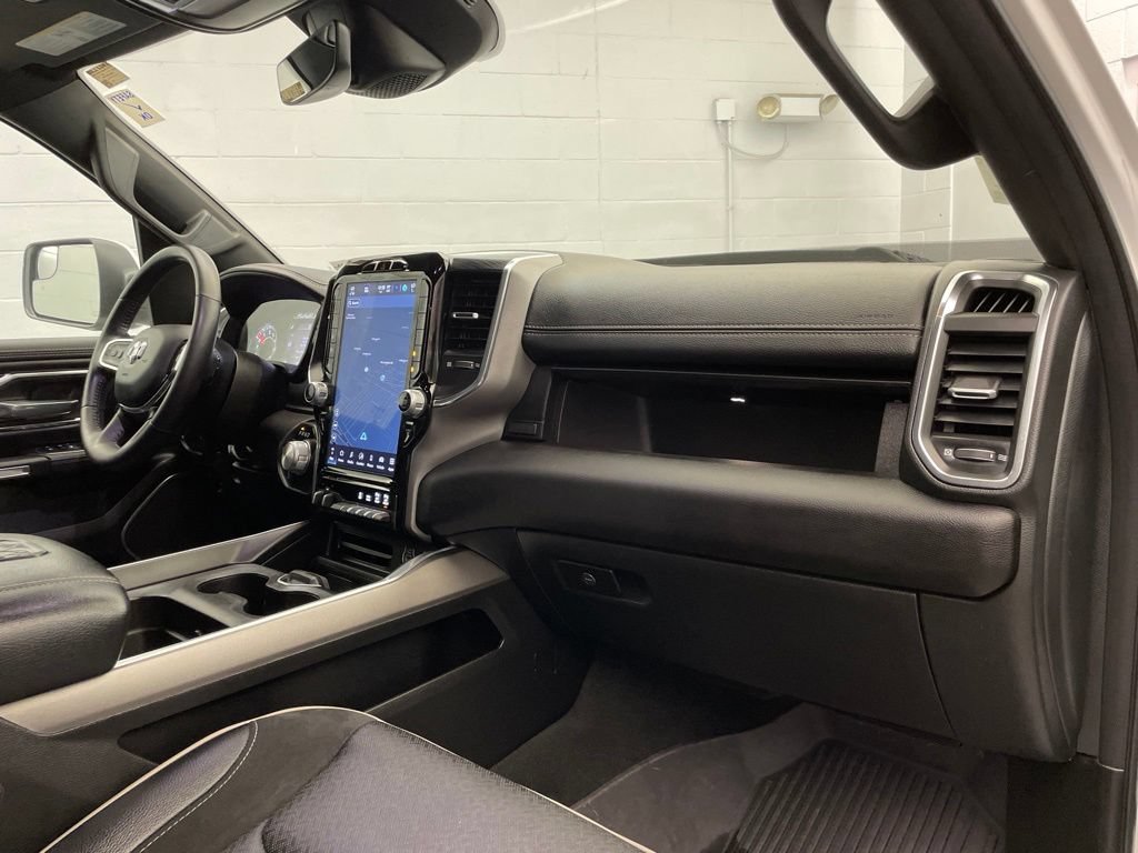 Used 2024 RAM 1500 Laramie AWD/4WD image 29