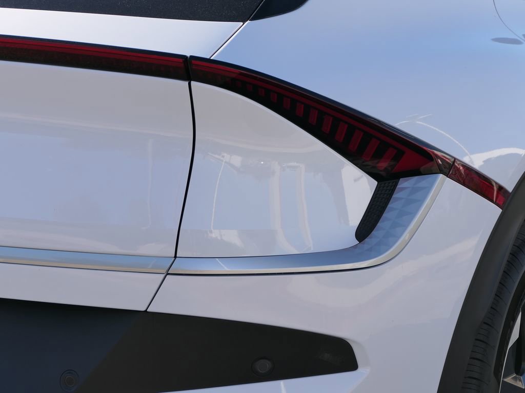 Used 2025 Kia EV6 Light image 3