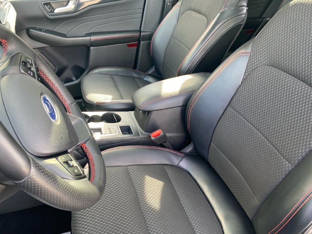 Used 2024 Ford Escape ST-Line w/ Tech Pack #1 AWD/4WD image 19