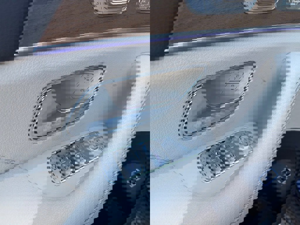 Used 2022 Mercedes-Benz GLE 350 4MATIC w/ Premium Package image 13