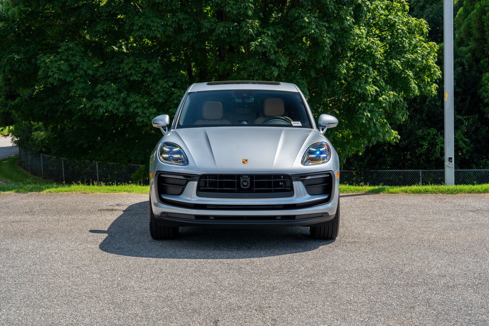 Certified 2026 Porsche Macan AWD/4WD image 10