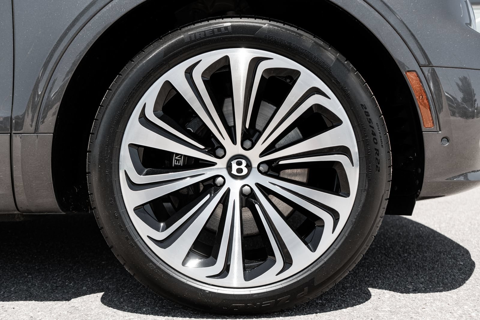 Certified 2024 Bentley Bentayga AWD/4WD image 16