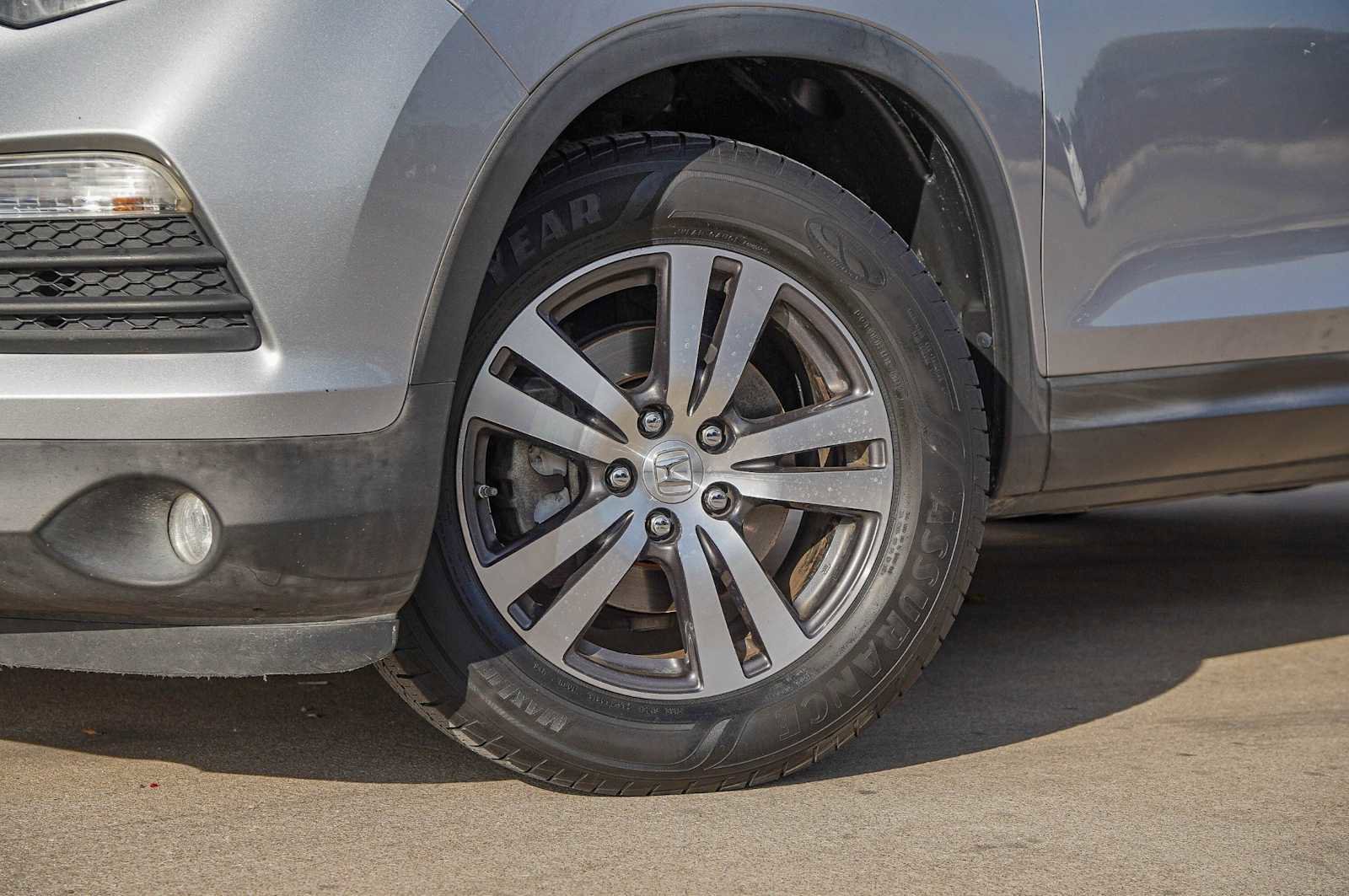 Used 2017 Honda Pilot EX-L image 2