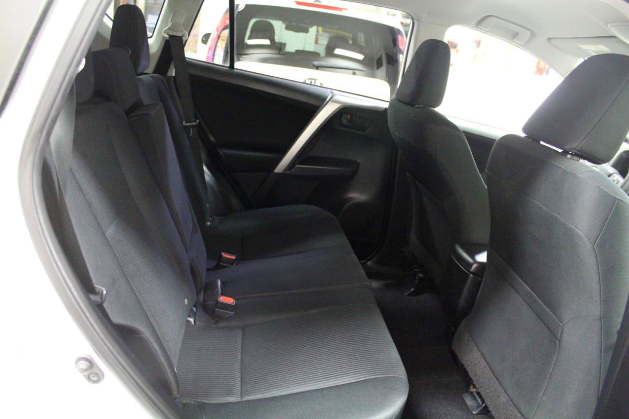 Used 2017 Toyota RAV4 LE image 22