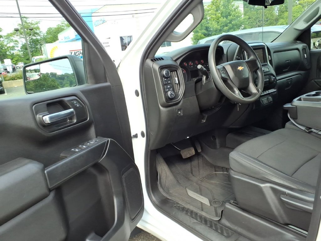 Used 2020 Chevrolet Silverado 1500 Custom w/ Custom Value Package AWD/4WD image 17