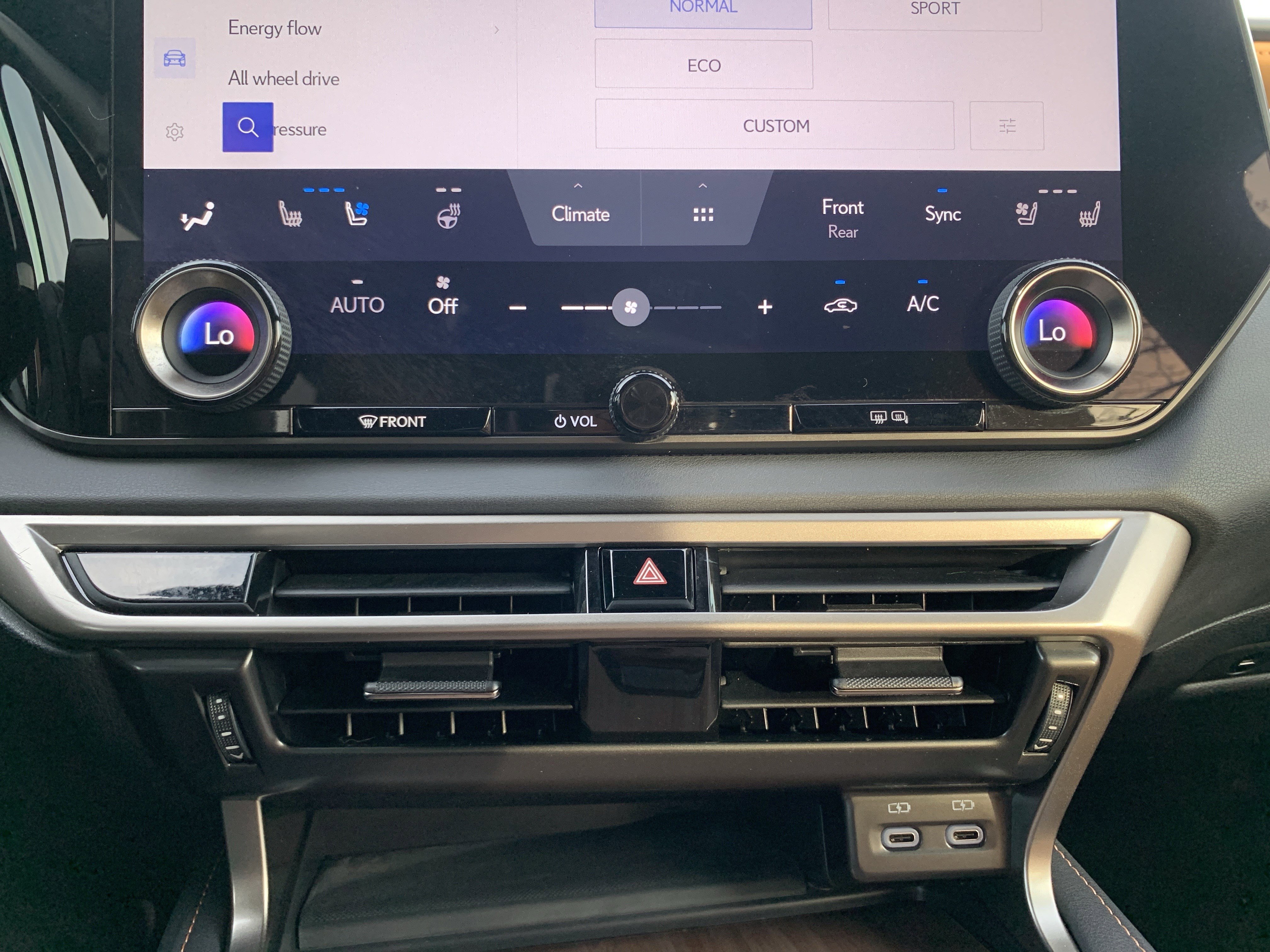 Certified 2023 Lexus RX 350h w/ Cold Area Package image 29