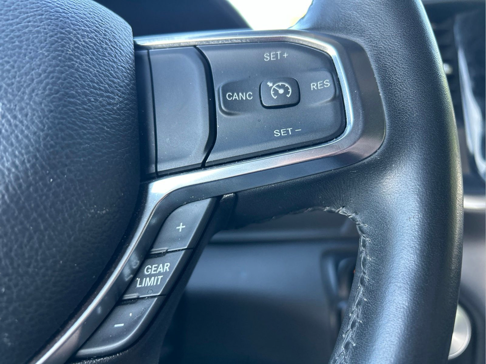 Certified 2024 RAM 1500 Laramie RWD image 15