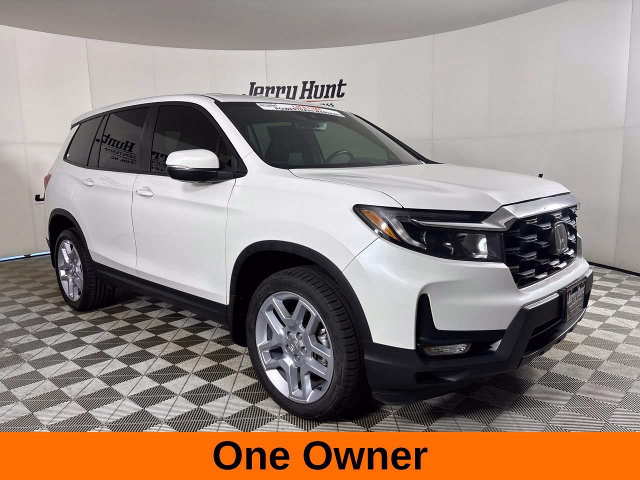 Used 2025 Honda Passport EX-L image 4