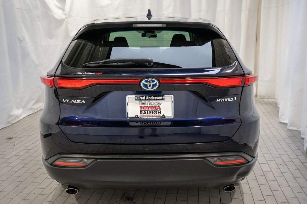 Used 2021 Toyota Venza LE image 5
