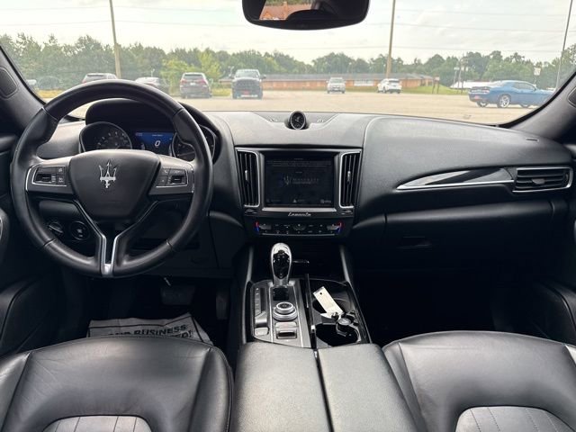 Used 2018 Maserati Levante image 23
