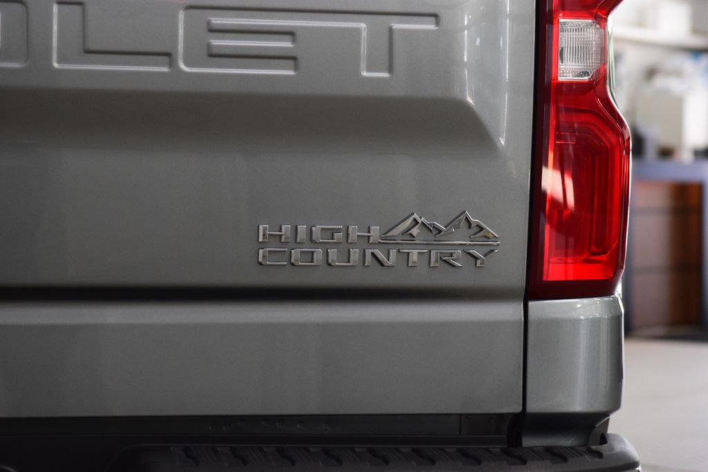 Used 2025 Chevrolet Silverado 1500 High Country AWD/4WD image 26
