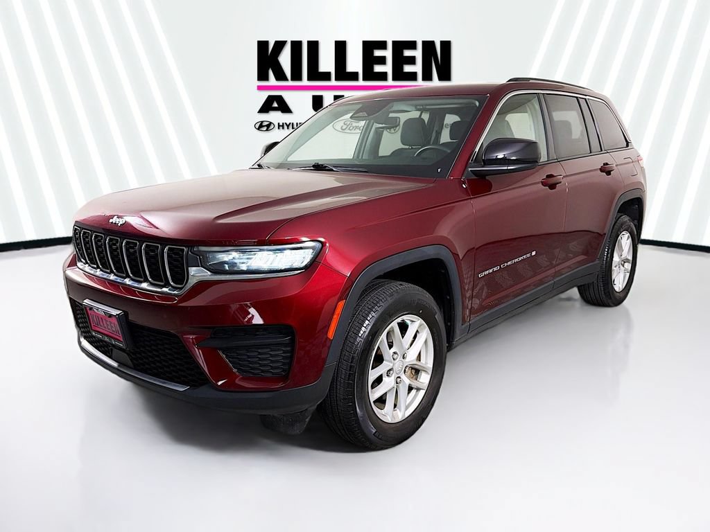 Used 2023 Jeep Grand Cherokee Laredo AWD/4WD image 3