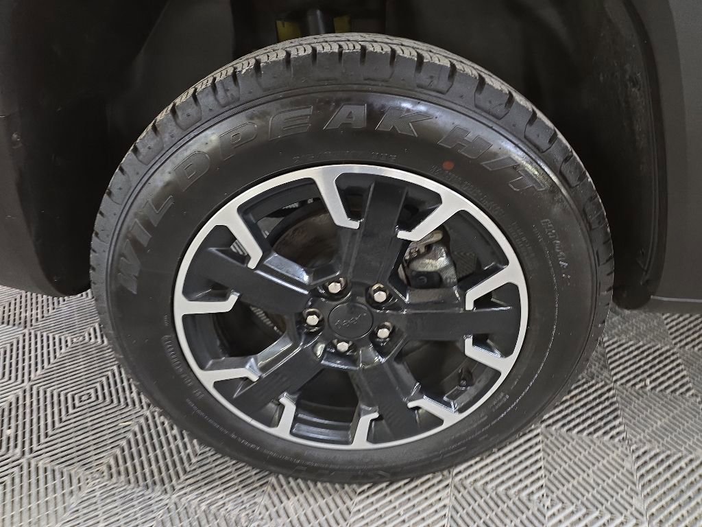 Used 2023 Jeep Renegade Latitude AWD/4WD image 13