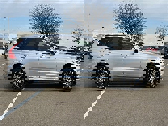 Used 2021 Volvo XC60 T5 Inscription w/ Advanced Package image 3