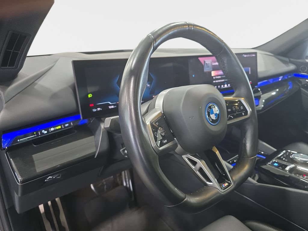 Used 2024 BMW i5 eDrive40i w/ M Sport Package RWD image 21