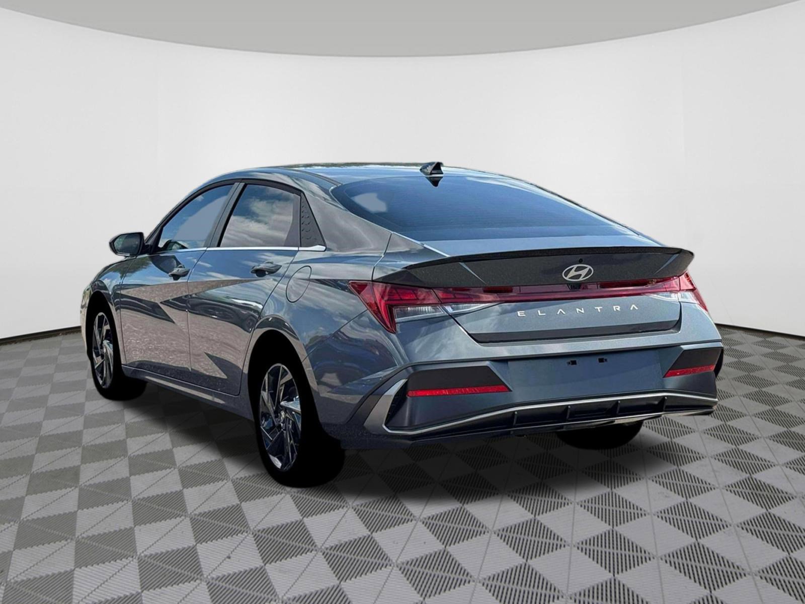 New 2026 Hyundai Elantra SEL Sport Premium FWD image 5