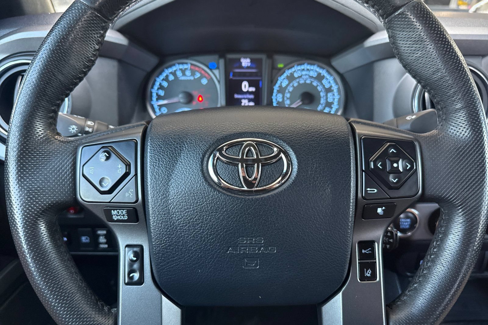 Used 2020 Toyota Tacoma SR5 AWD/4WD image 34