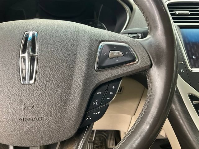 Used 2017 Lincoln MKX Select w/ Select Plus Package FWD image 15