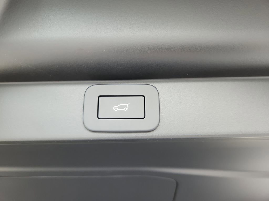 New 2025 Land Rover Range Rover SE image 14