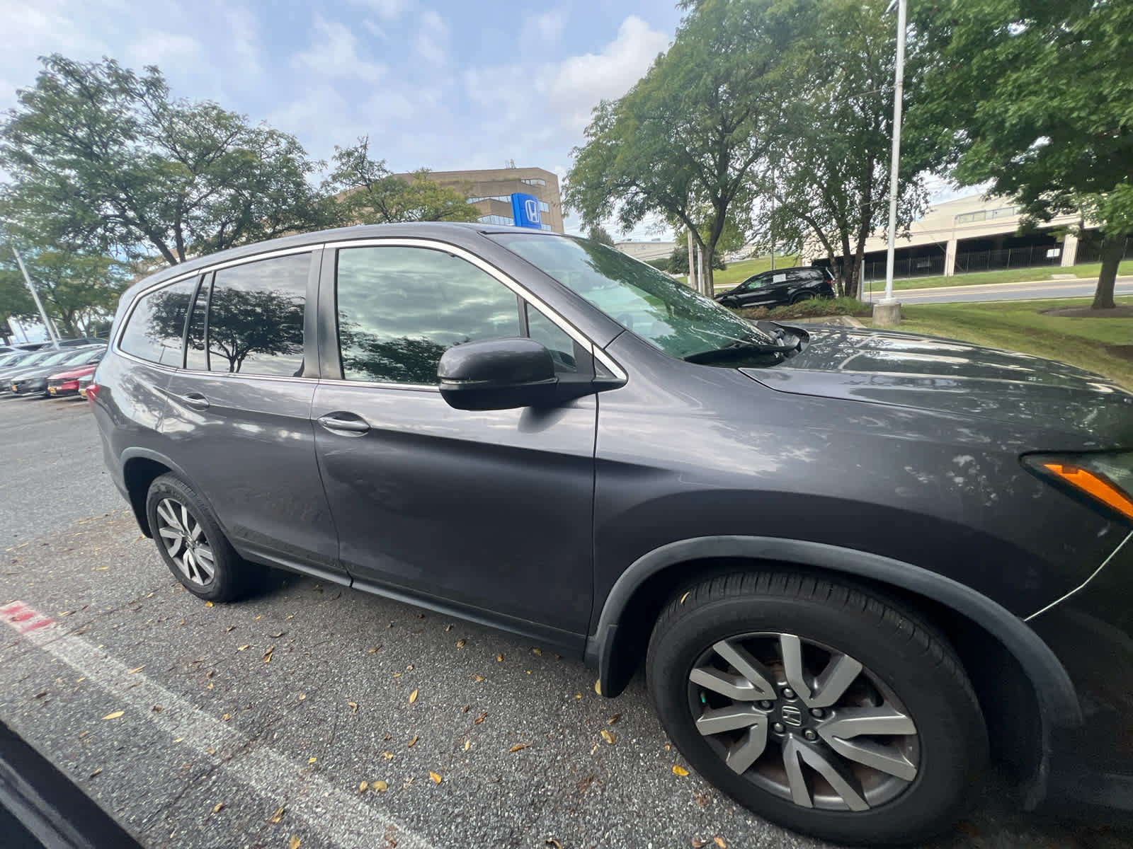 Used 2019 Honda Pilot EX image 4