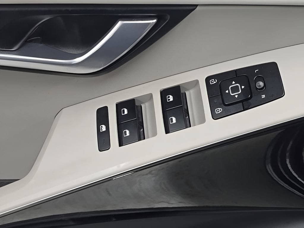Used 2023 Kia Niro Wind w/ Wind Preserve Package FWD image 12