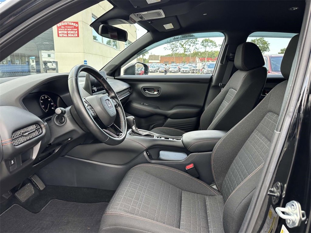Certified 2025 Honda HR-V Sport image 12