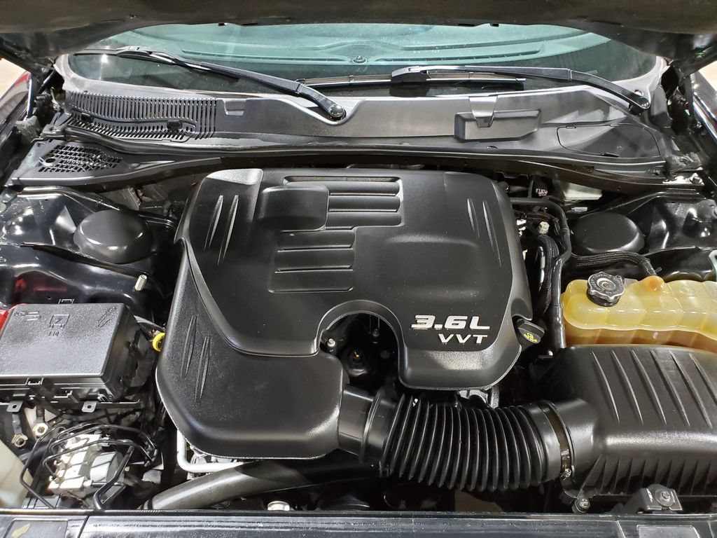 Used 2019 Dodge Challenger SXT RWD image 37